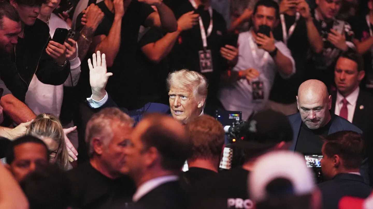 Trump Hadiri Pertarungan Kejuaraan UFC di New Jersey, Rehat dari Perseteruan dengan Musk untuk Pertarungan Kandang