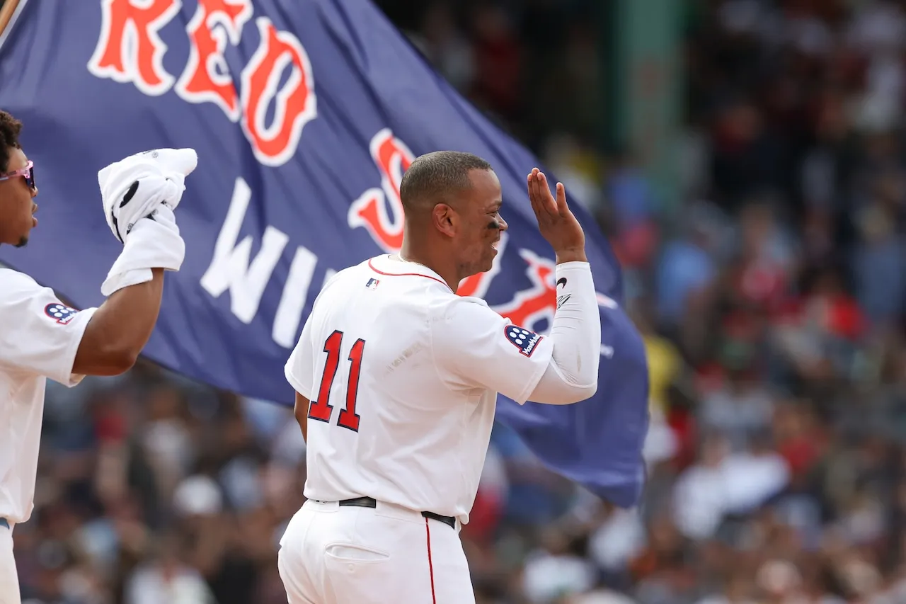 Rafael Devers Ganti Nomor dengan San Francisco Giants