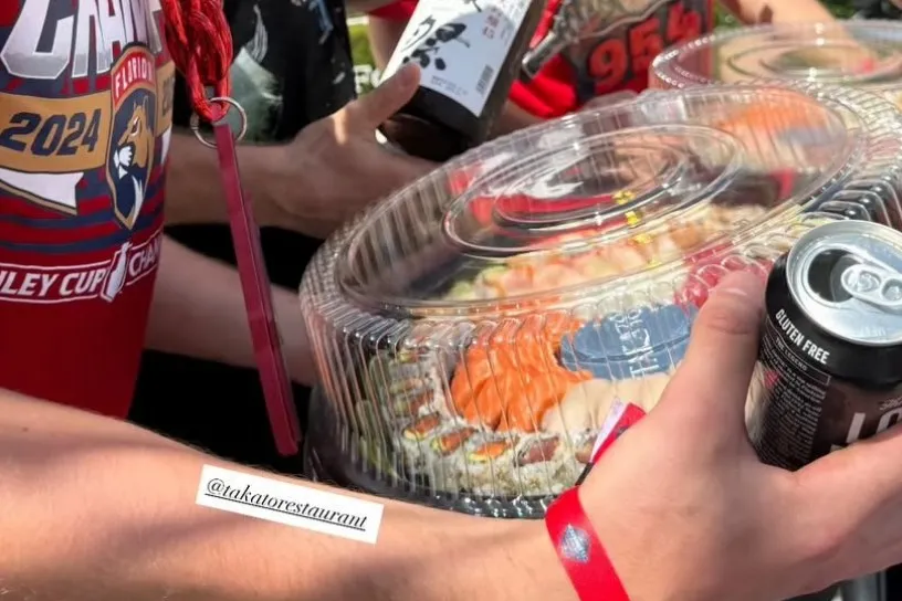 Panther Florida Pesan Sushi untuk Pawai Piala Stanley dari Restoran yang Dipesan Oilers Menjelang Kemenangan Game 6