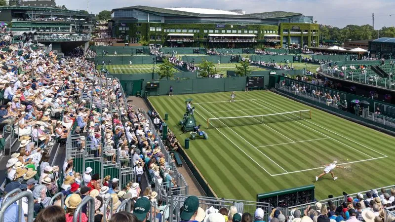 Untuk pertama kalinya dalam 148 tahun, Wimbledon tanpa hakim garis.