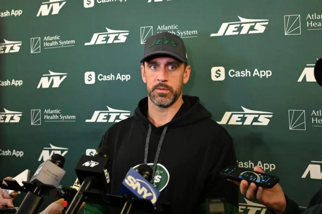 Steelers Selesaikan Misteri Nomor Jersey Aaron Rodgers Setelah Penandatanganan