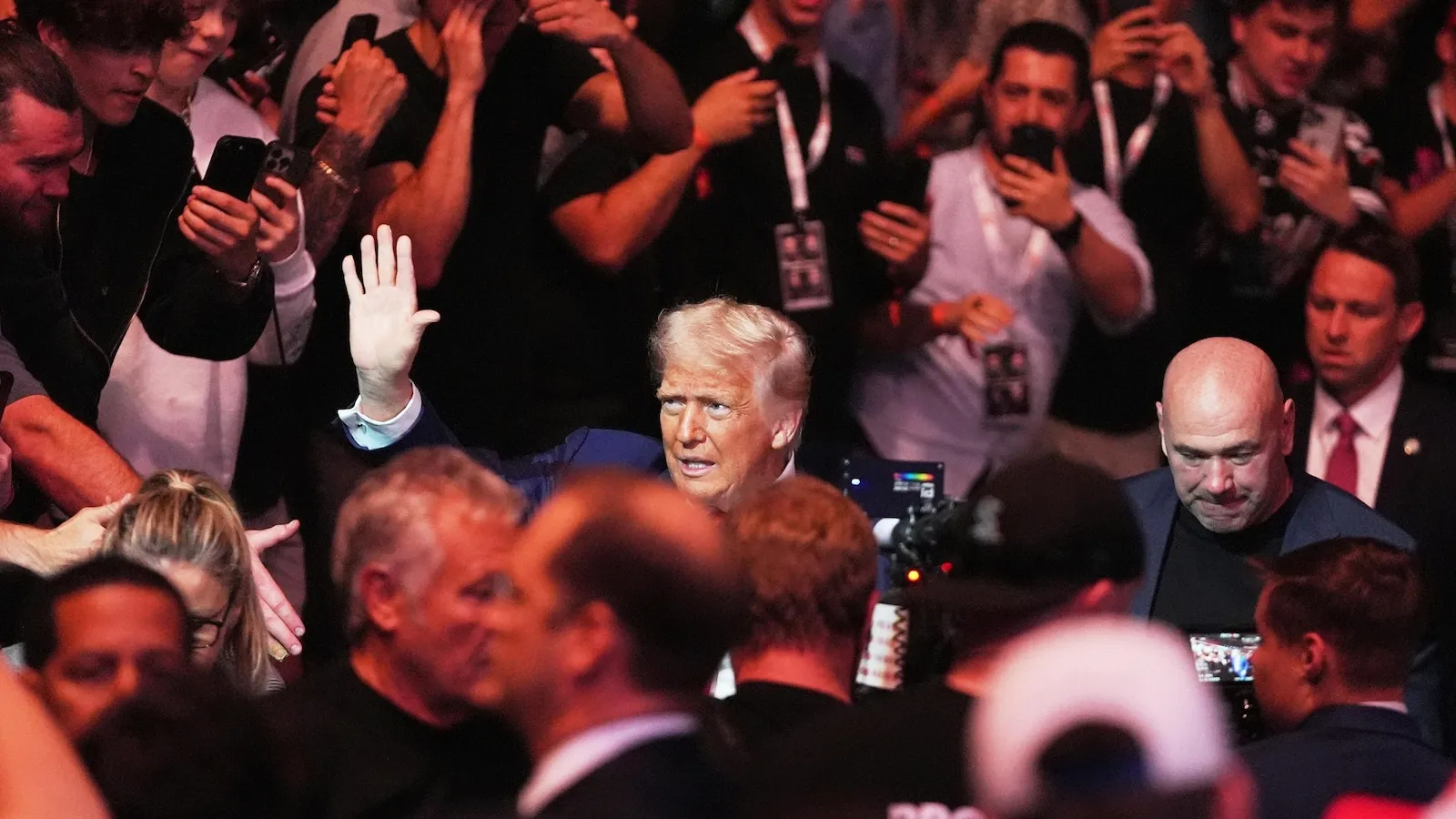 Trump Hadiri Pertarungan Kejuaraan UFC di New Jersey, Rehat dari Perseteruan dengan Musk untuk Pertarungan Kandang