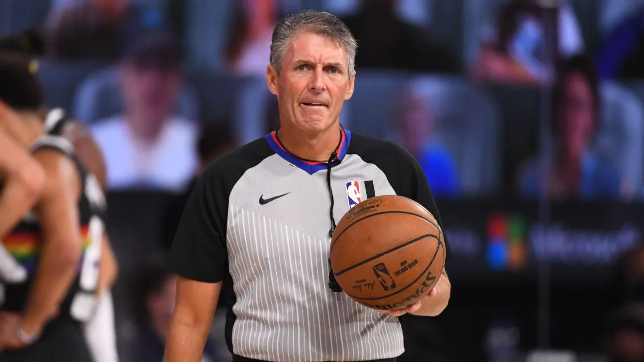 Foster Keluar, Capers, Tiven, Wright Pimpin Laga ke-7