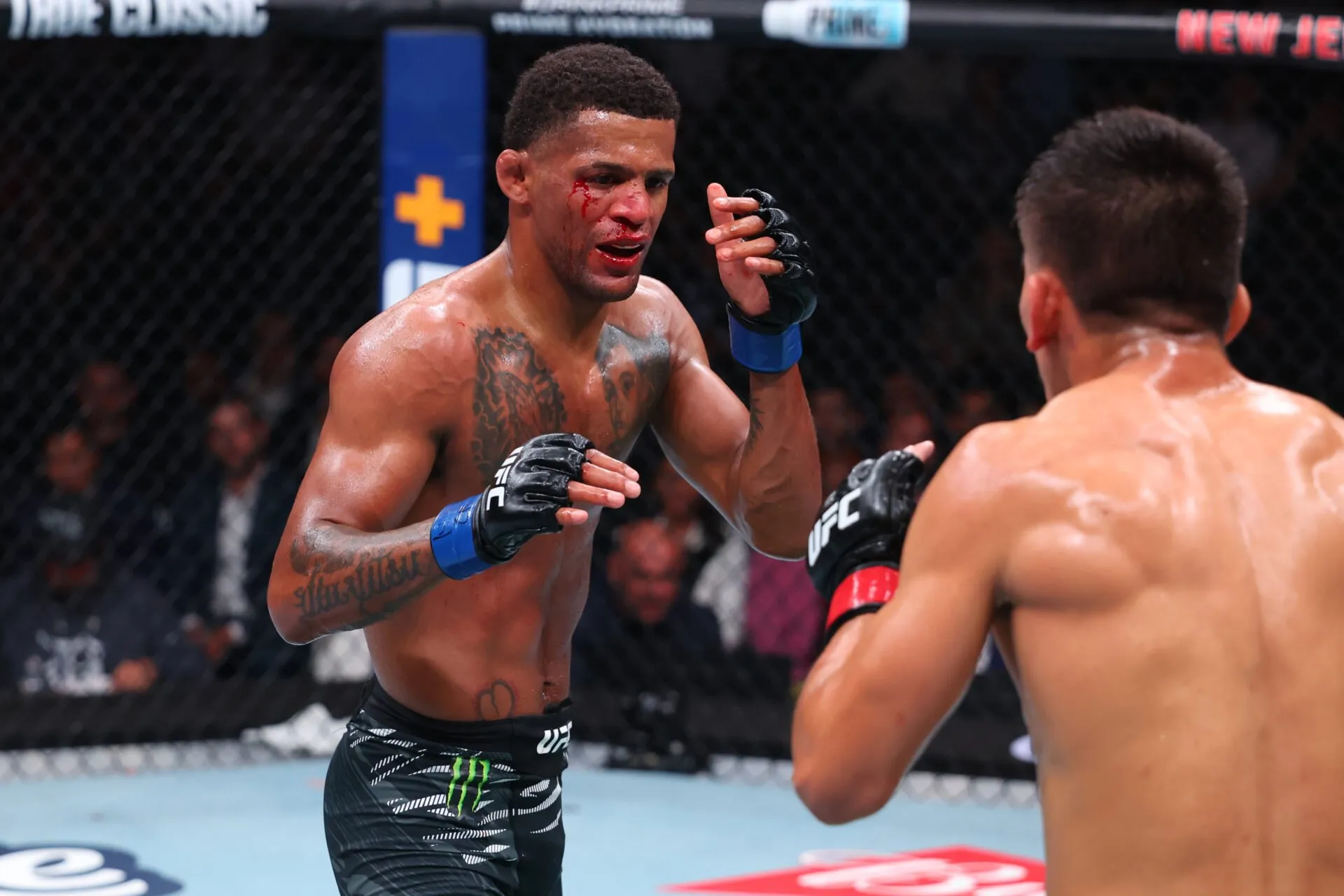 Komentar 'tukang' Patchy Mix menghantuinya saat diejek setelah debut UFC 316 yang mengerikan