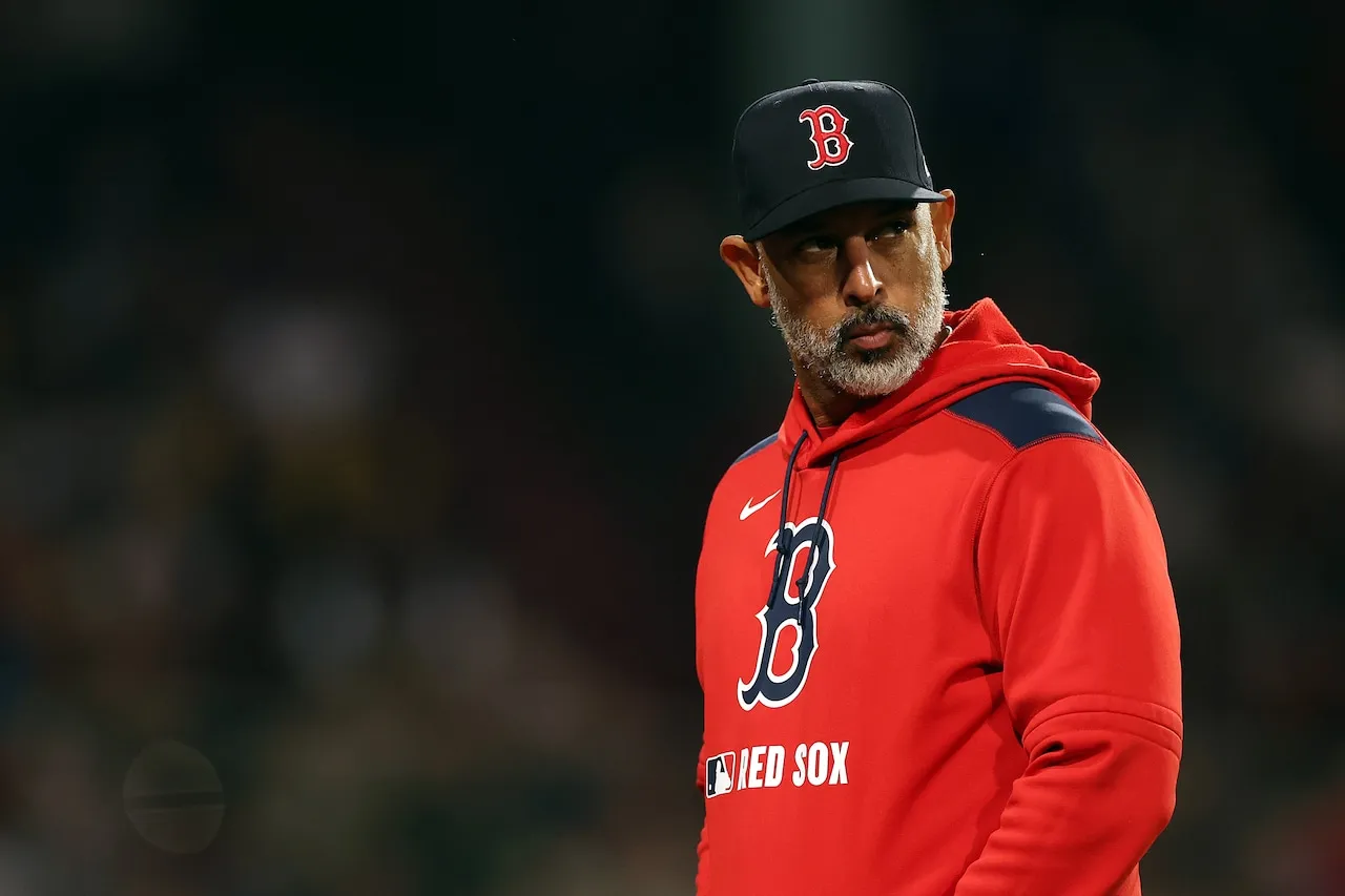 Alex Cora Bereaksi terhadap Pertukaran Rafael Devers oleh Boston Red Sox, Apa yang Salah